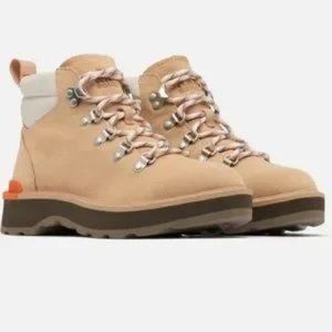SOREL HI-LINE HIKER BOOT (NWT!)